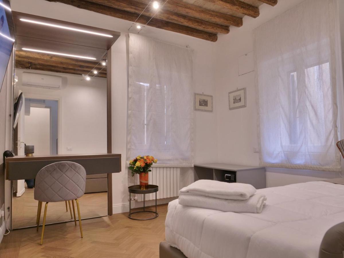 Helmirage Trevi Suite Rome Buitenkant foto