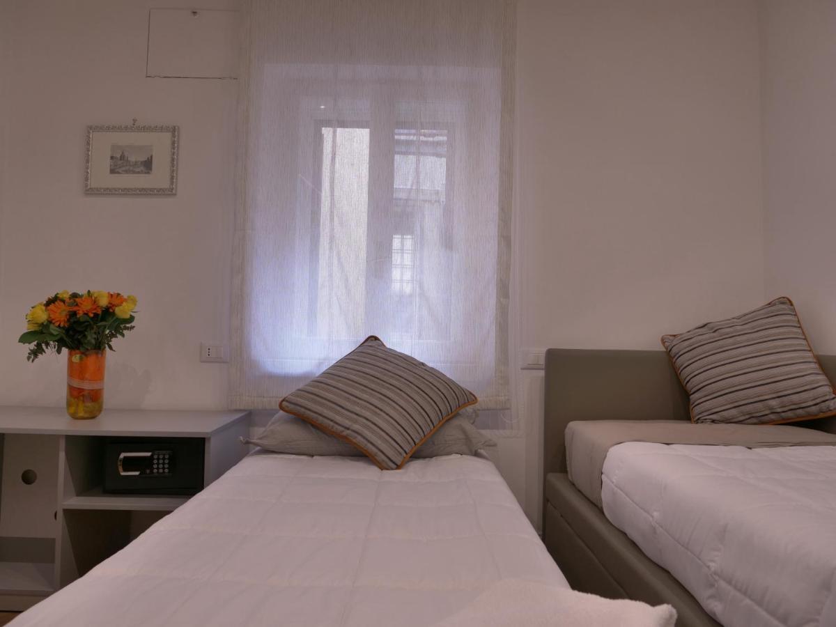 Helmirage Trevi Suite Rome Buitenkant foto