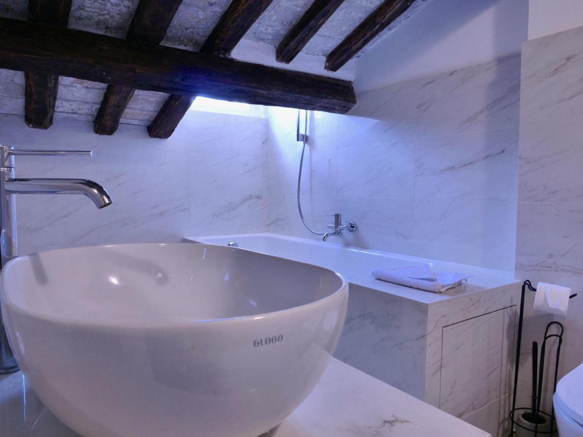 Helmirage Trevi Suite Rome Buitenkant foto